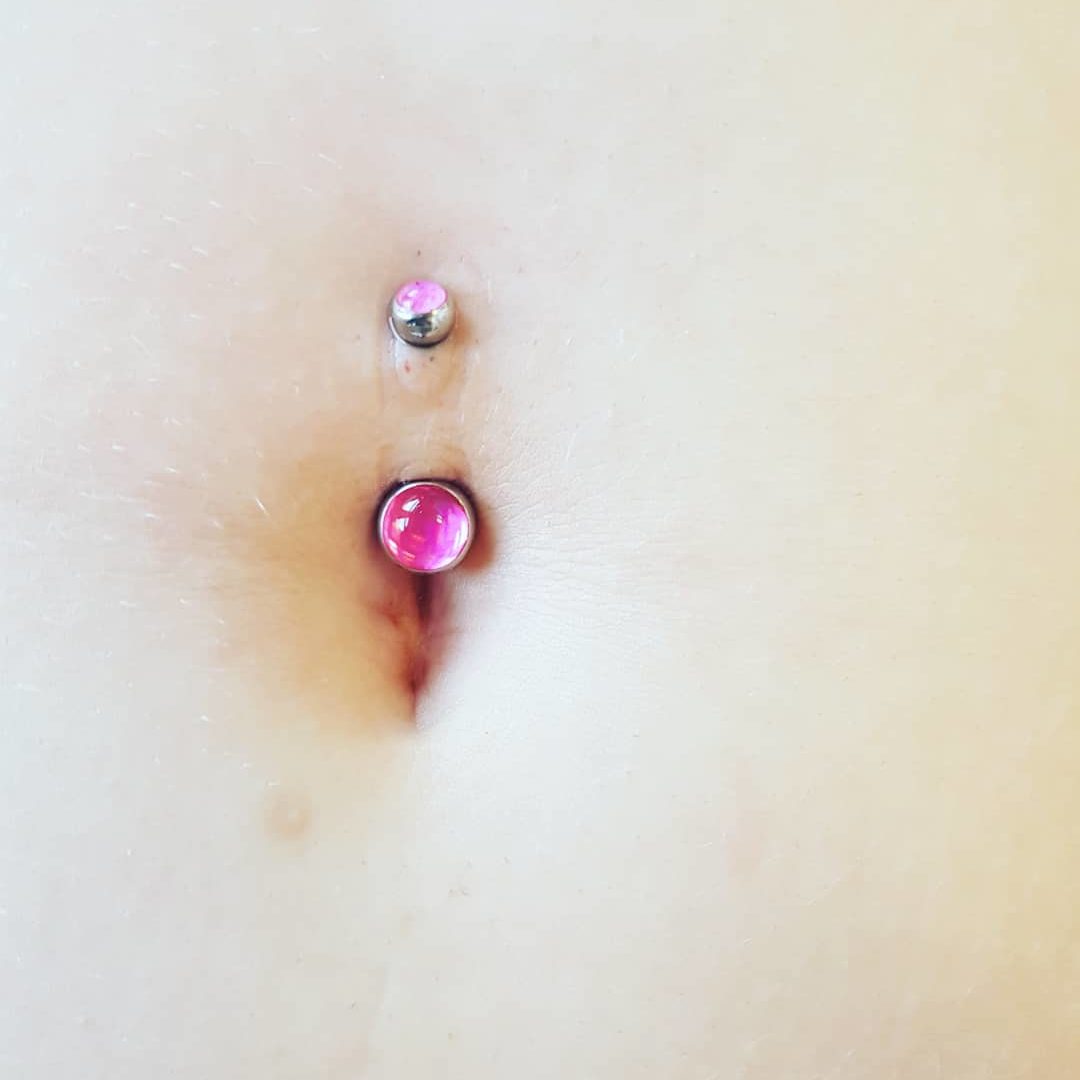 Bauchnabelpiercing